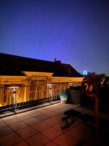 TML 500m - Luxury Penthouse with 2 Balconies