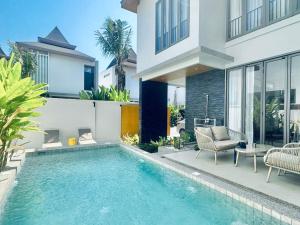 Phuket private swimmingpool vacation luxury villa