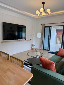 Luxsabai home