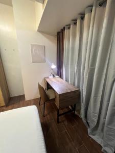Minimalist 1BR, AyalaView, 65in TV with Netflix , Air