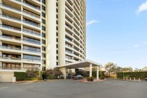 Lakefront Panorama Elite