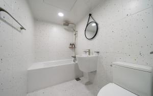 Bulgwang CS Hotel