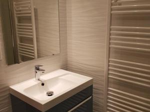 Studio confortable, vue montagne - FR-1-266-310
