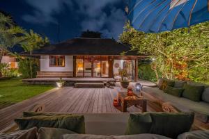 Balinese Villa - 16m Pool - Gardens - 5 Min Beach