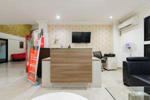 RedDoorz near Palembang Trade Center 3