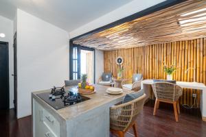 Studio The Ganesh - Private 1BR Apartment with Plunge Pool in Seminyak