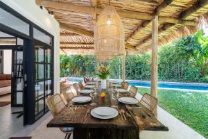 Villa The Ganesh - Unique 4BR Villa with 17m Pool in Seminyak Center
