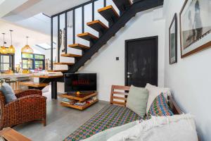 Villa The Ganesh - Unique 4BR Villa with 17m Pool in Seminyak Center