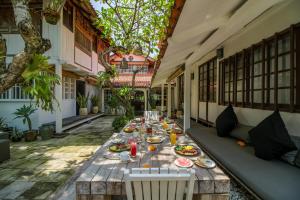 Villa Sembunyi - Unique 6BR Luxury Villa between Seminyak & Canggu