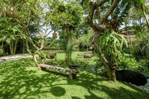 Villa Sembunyi - Unique 6BR Luxury Villa between Seminyak & Canggu