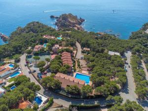 Aigua Xelida: terrazas piscina y cala