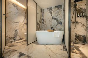 ROYS Hotel Bangkok