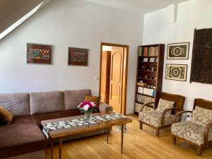 55qm sunny apartment in the house at the river