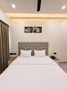 CHINTAMANI BANQUETS & SUITEs