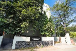 Super Townhouse Central Bazar Road Ramdaspeth