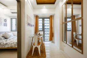 Warm Scandi 1BR - City View - Fame Res Mandaluyong