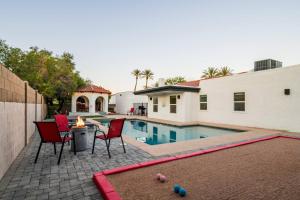 Moon Valley Manor