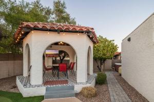 Moon Valley Manor