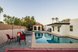 Moon Valley Manor