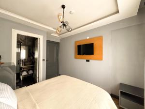 Talles Suite