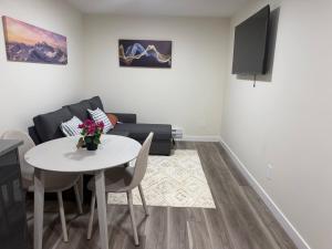 Dykee Brand new 1 bedroom 1 bath cozy suite