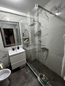 Stylish Apartment in Aerodrom, Skopje 4 Guests