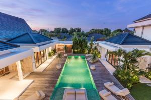 Villa Selena Space Luxury 4BR 15m Pool BBQ Staffed