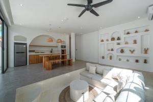 Stylish Tropical 1-Bedroom & 2-Bedroom Villa in Bingin