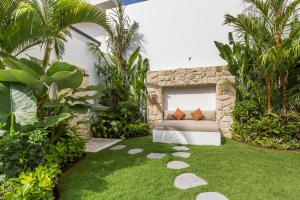 Villa Selena Space Luxury 4BR 15m Pool BBQ Staffed
