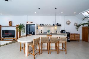 Villa Casa Diamanti - Luxury 3BR with Private Pool and Rooftop in Tumbakbayuh