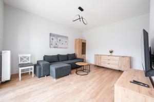 Modlińska Riverside Comfort Apartment by BookingHost