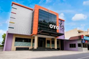 Hotel O near RSUD Arifin Achmad formerly Damon Butik Hotel