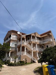 Apartmani Anđelo, Tommy, Leon