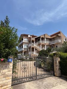 Apartmani Anđelo, Tommy, Leon