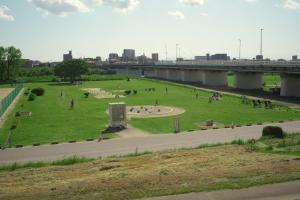 Kiryo Tama Riverside 100-inch theater and kids roomthey can play