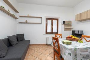 Piazza dei Leoni-Historical Center & Station within Walking Distance