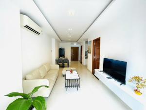Sky Center Tan Son Nhat Suites