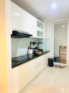 Sky Center Tan Son Nhat Suites