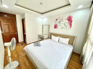 Sky Center Tan Son Nhat Suites