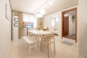 Goyo Stay Seoul - 3BR Up to 7 - Hongdae, Gyeongbokgung 15 min