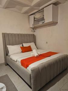Adhysbetty airbnbs