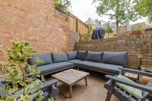 Farmhouse Chic Studio Flat with Private Garden