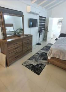 Comfort Stay with shared pool only from 15mins Ocho