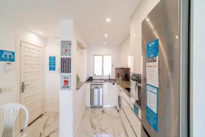 Cubos El Faro Beach Apartment with Pool