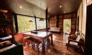MORI KAWA Mori 2 Nature Retreat with Bathtub