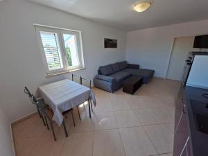 Apartment with no balcony