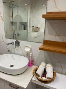 Spacious & Bright Apartment in Saranda