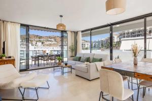 Riviera Ocean View Penthouse - ref 97