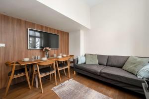 Cozy Apartment on the Main Square in Wrocław by Noclegi Renters