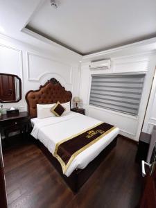 Hoang Gia Hotel 116 Nhan Hoa